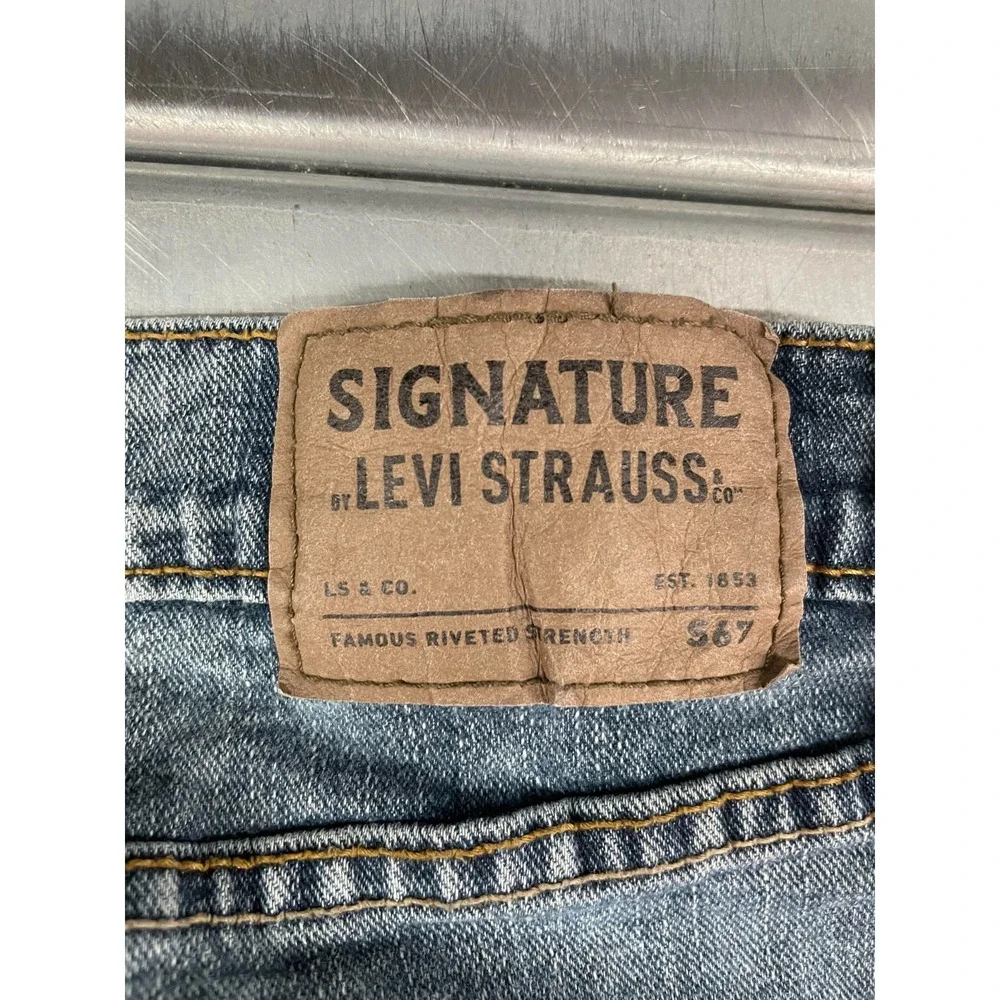 Signature Levis S67 Athletic Jeans Mens 34X30 Blue‎ Medium Wash Denim Straight